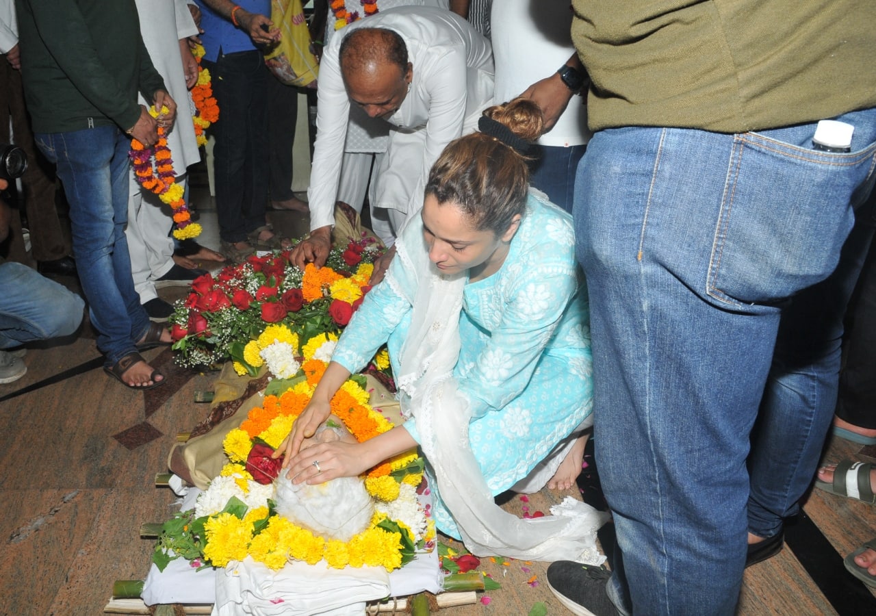 bollywoodlife.com photo