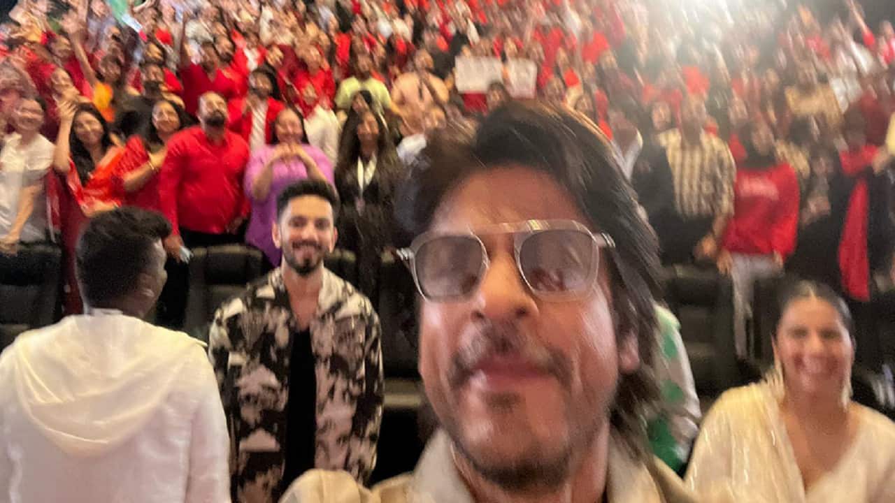 Jawan advance bookings: SRK breaks own Pathaan records, tickets SOLD OUT within minutes - Vimarsana News