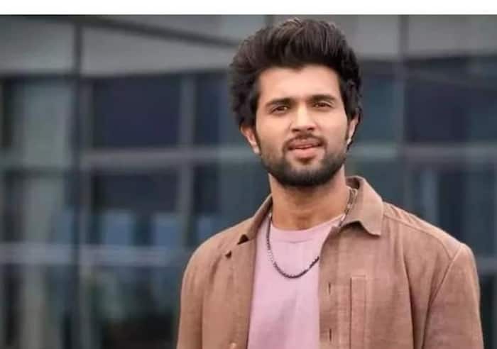 Vijay Deverkonda worked in music videos