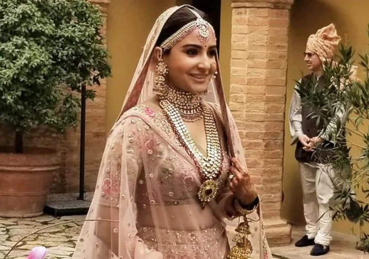 Cost of anushka on sale sharma wedding lehenga