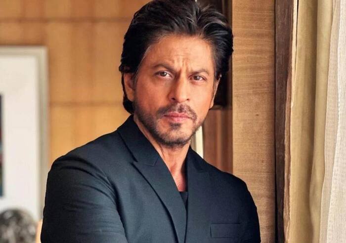 Shah Rukh Khan speaks Hindi and English with the same expertise