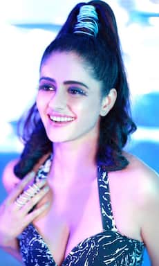 फैशनेबल एक्सेसरीज की शौकिन हैं 'गुम हैं...' स्टार आयशा सिंह