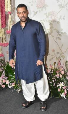 Ganesh Chaturthi 2023: Salman Khan joins the rest of the Khandaan at Arpita Khan's house for celebrations