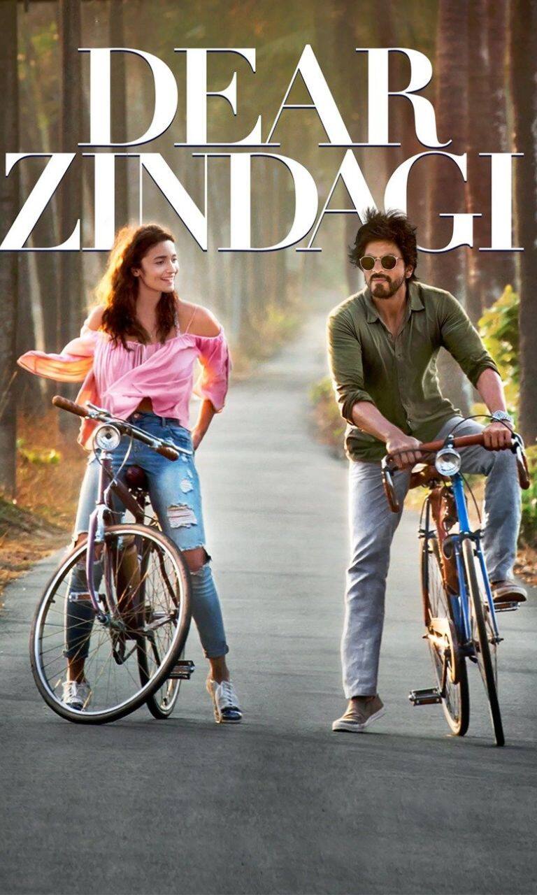 5 Reasons Why Shah Rukh Khan-Alia Bhatt Starrer Dear Zindagi Is A Must Watch !