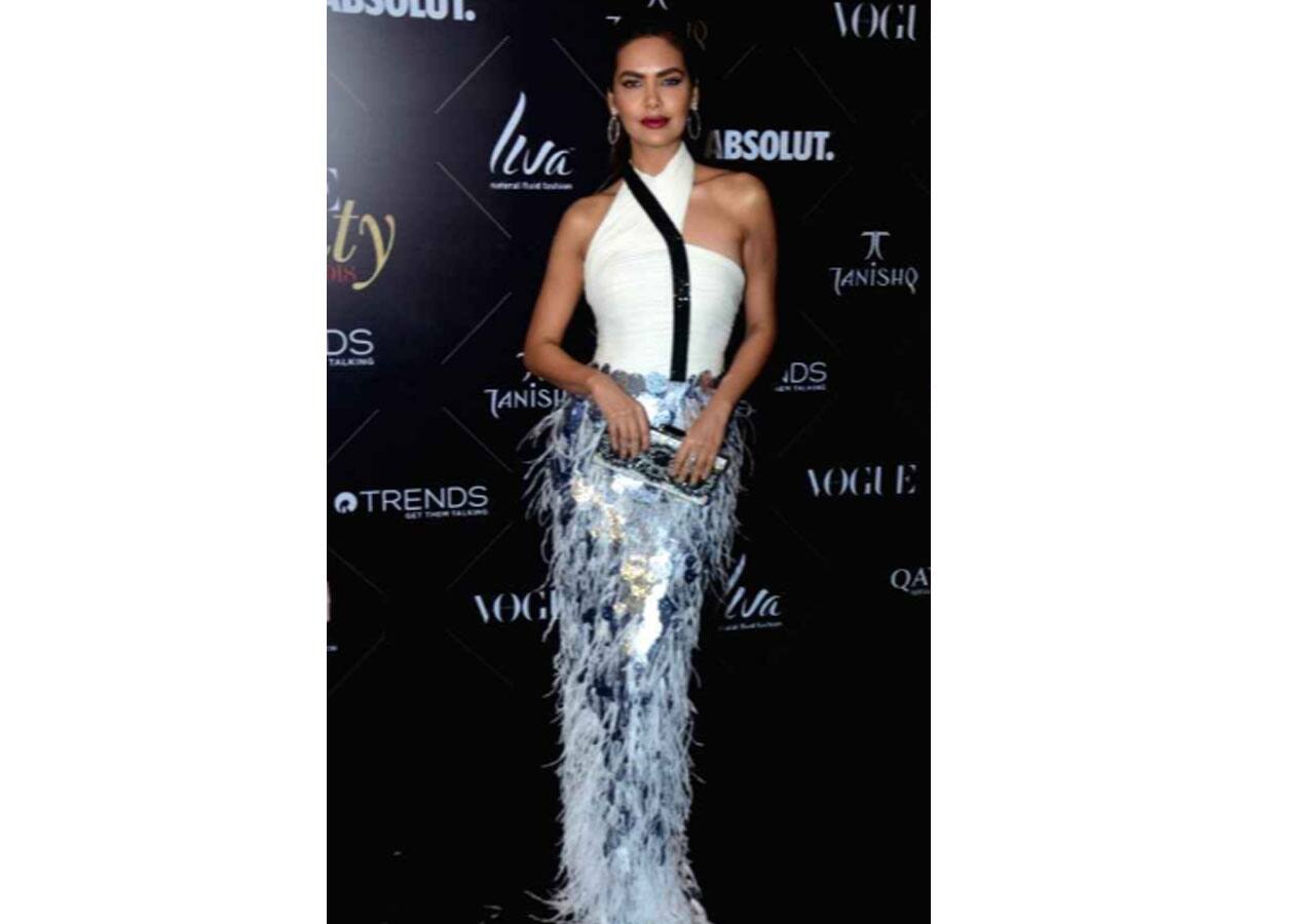 Esha Gupta knows how to dress up aesthetically