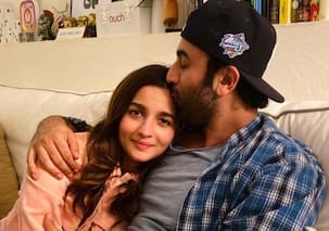 Ranbir Kapoor, Alia Bhatt hold hands, oblige fans with pictures on their NYC getaway [Watch]