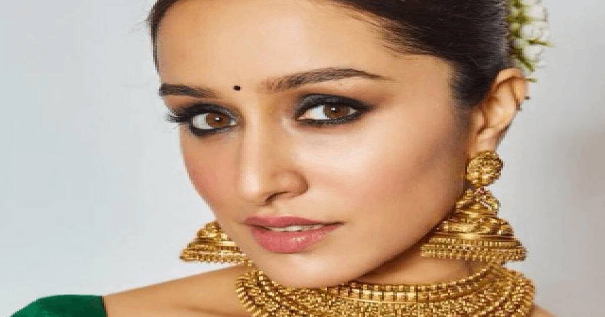 Ganesh Chaturthi 2023: Shraddha Kapoor's ethnic looks to make you stand ...