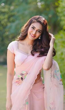 TV इंडस्ट्री की इन हसीनाओं ने अब तक नहीं की शादी