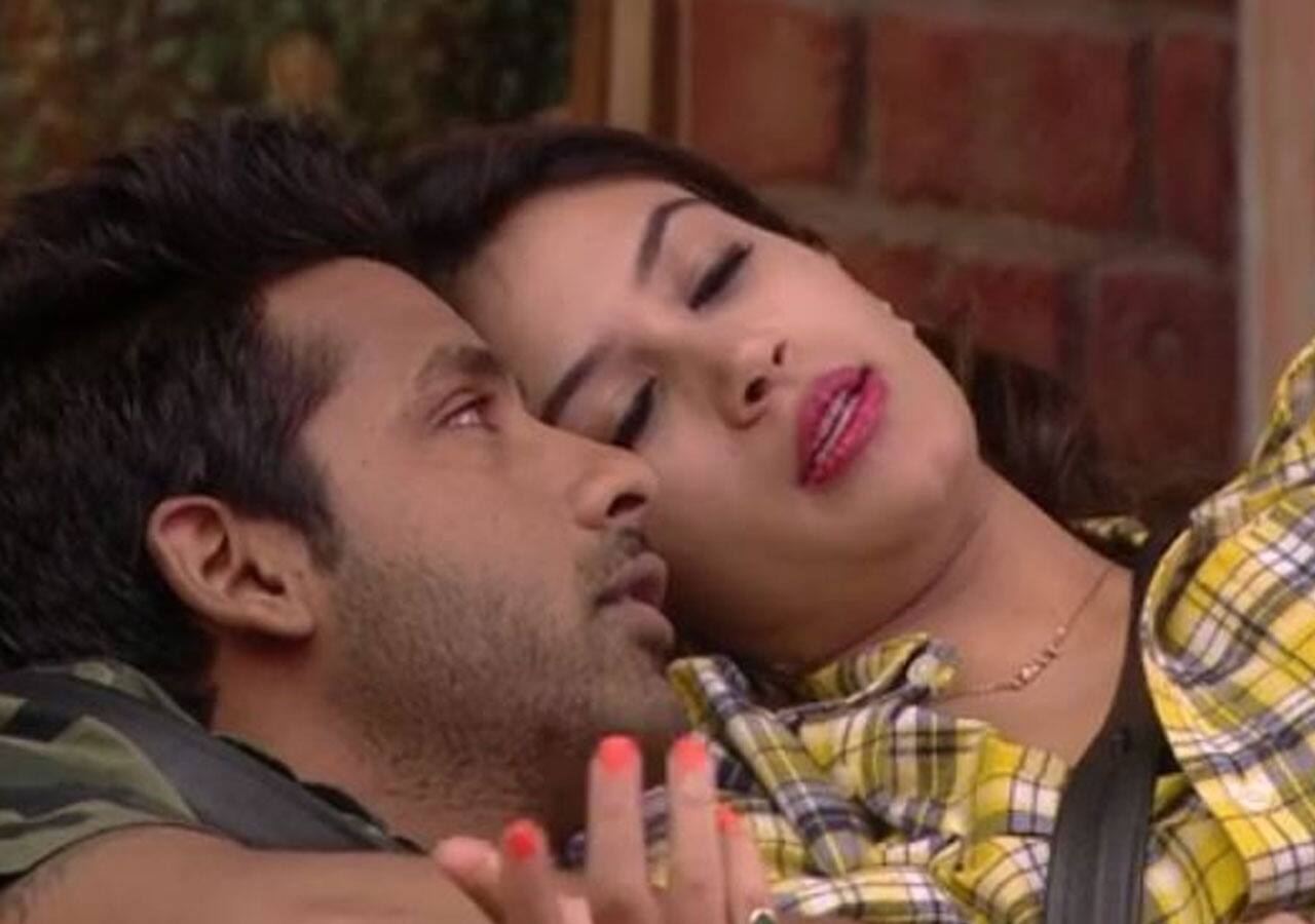 Puneesh Sharma's lip kiss to Bandagi Kalra