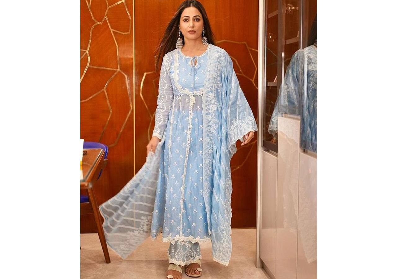 हिना (Hina Khan) ने पहना शिफॉन दुपट्टा
