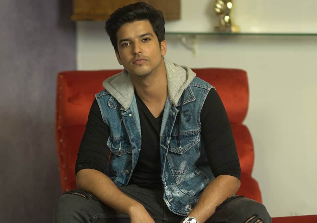 পারস প্রিয়দর্শন পারস প্রিয়দর্শন
