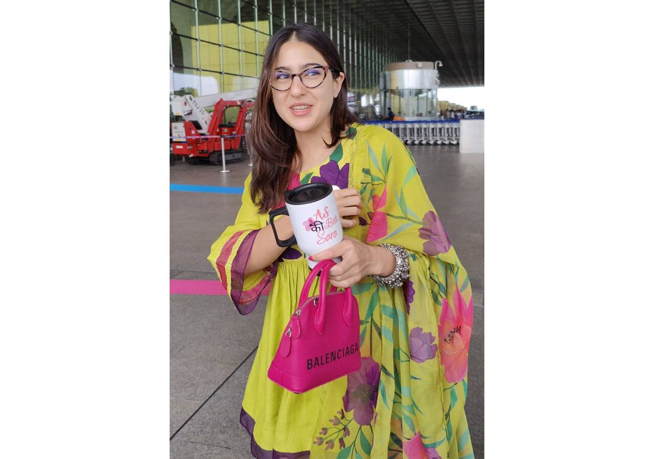 দীপ্তিময় হাসি দীপ্তিময় হাসি