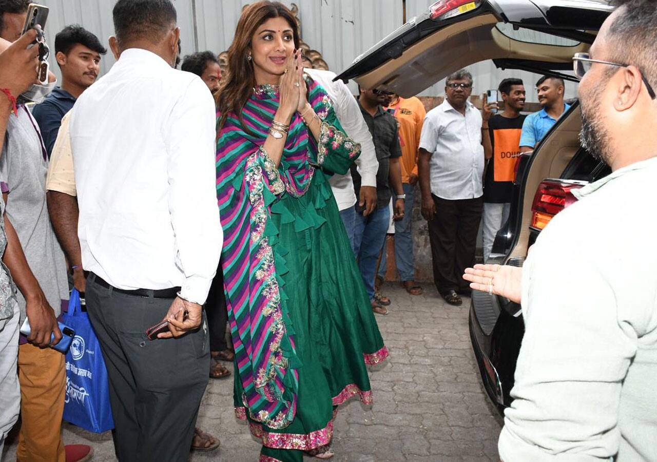 Ganesh Chaturthi 2023 Shilpa Shetty Is Delighted As She And Raj Kundra Bring Bappa Home View Pics 9608