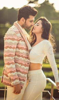 Karan-Tejasswi से लें रिश्ते को रोमांटिक बनाने के ये 7 टिप्स