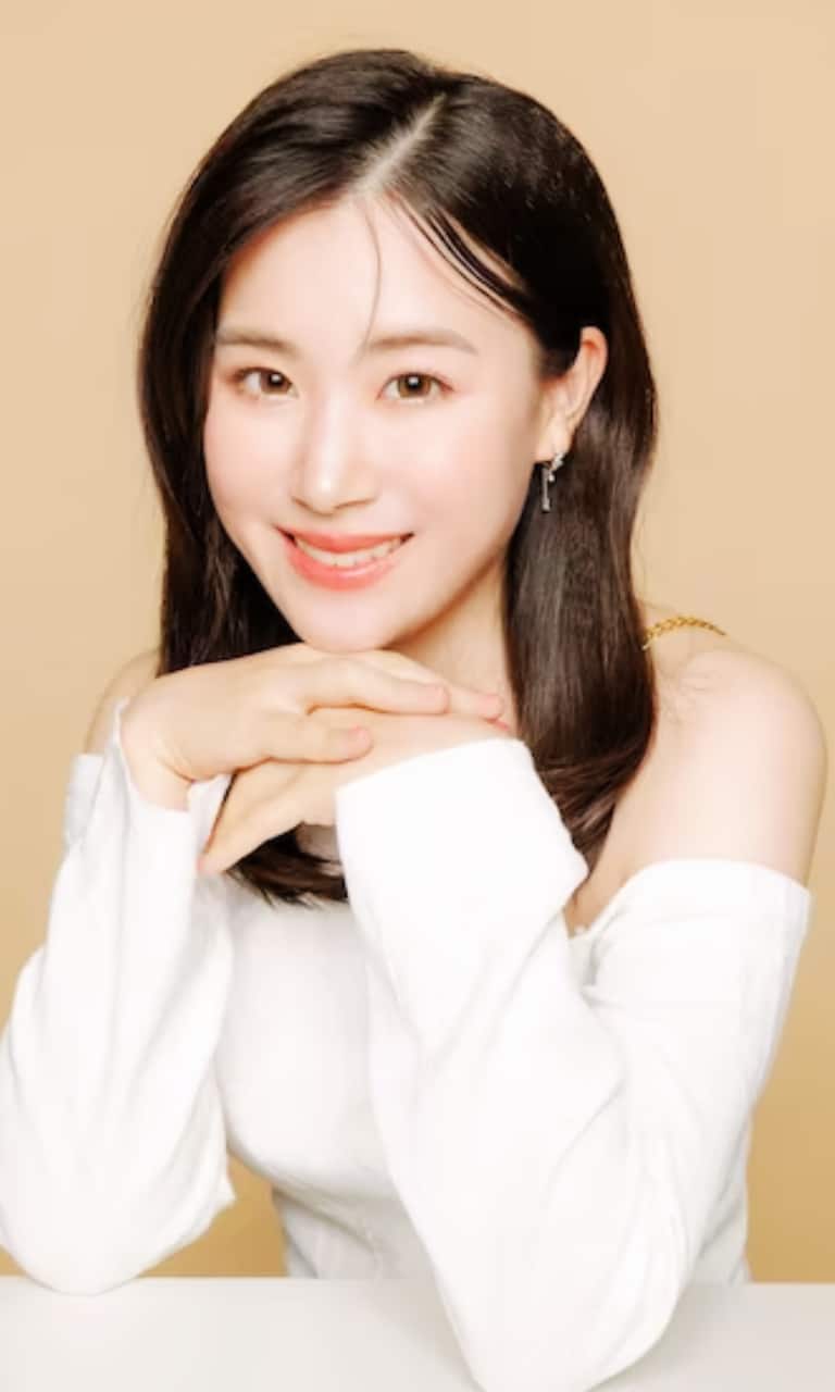 Know why Korean girls slap themselves to get a glass like skin - Vimarsana News