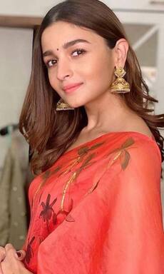 Top 10 Karwa Chauth looks from Alia Bhatt, Deepika Padukone and more B-town beauties