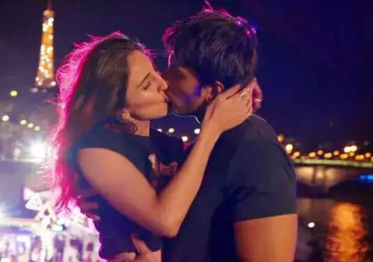 Bollywood stars and their steamiest kissing scenes: Ranveer Singh and Vaani Kapoor 