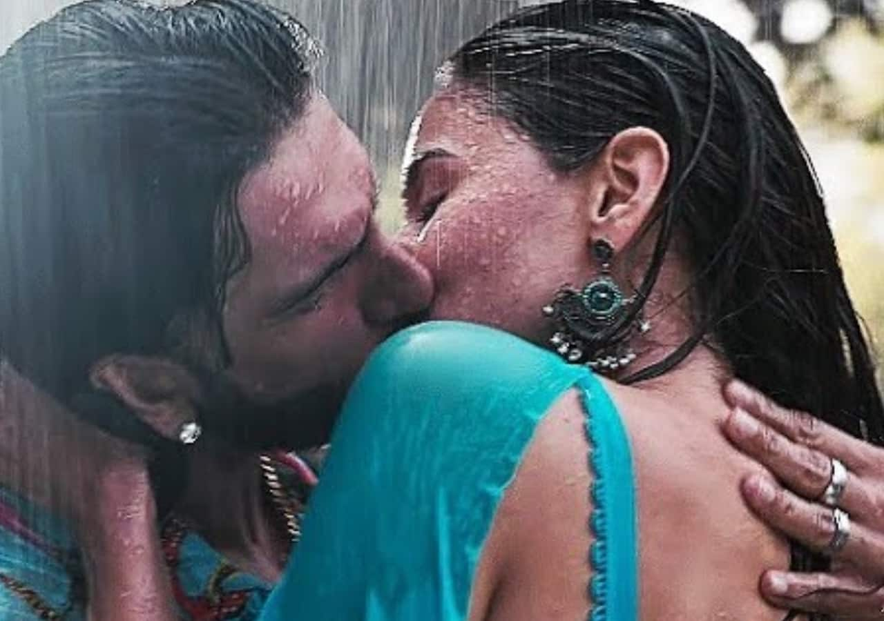 Bollywood stars and their steamiest kissing scenes: Ranveer Singh and Alia Bhatt 