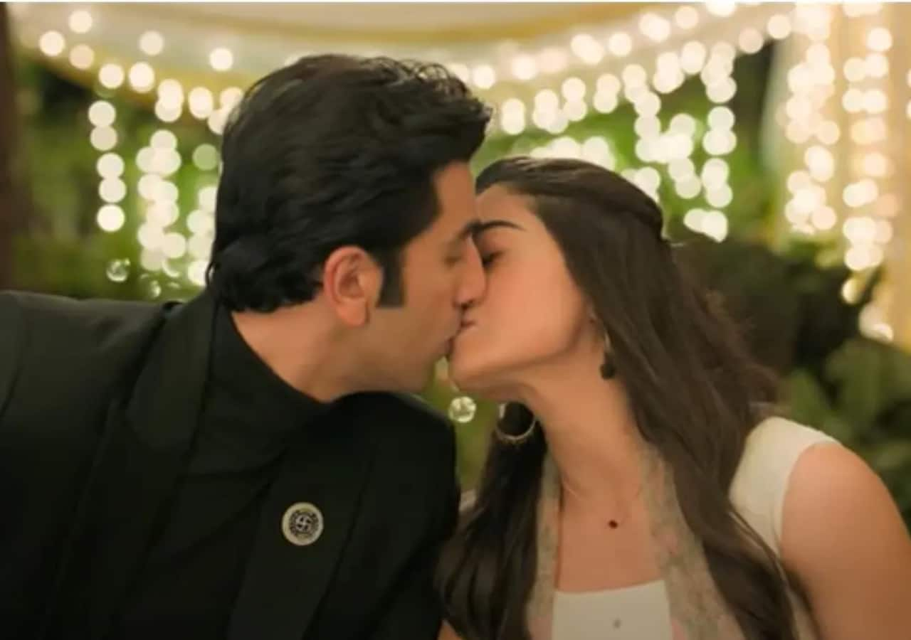 Bollywood stars and their steamiest kissing scenes: Ranbir Kapoor and Rashmika Mandanna 