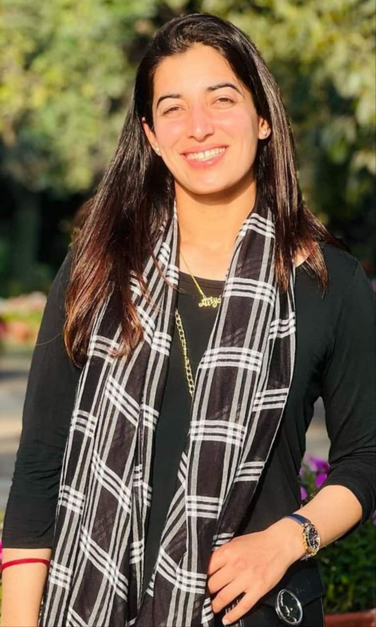 Pakistan National Cricket Team's Aliya Riaz is as gorgeous as Mahira Khan