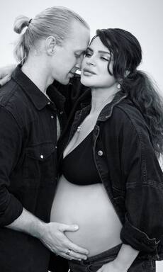 Aashka Goradia and other Top 10 celeb mommies' most beautiful baby bump photoshoots