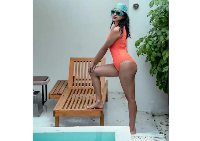 Amala Paul looks mesmerizing