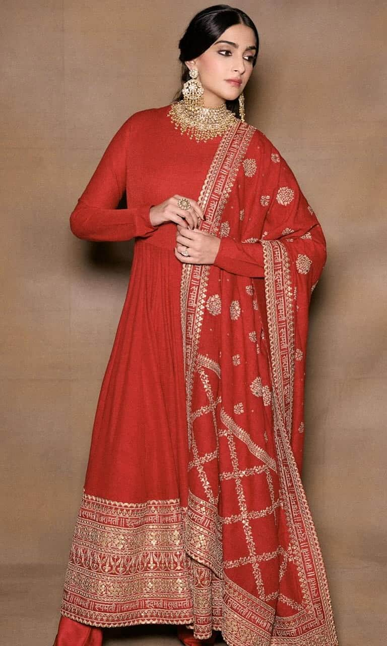 Red dress for karwa on sale chauth