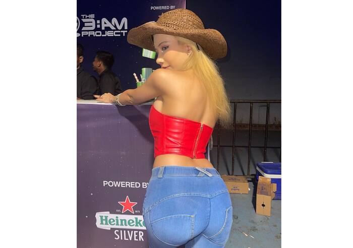 साक्षी चोपड़ा ने दिअ किलर पोज