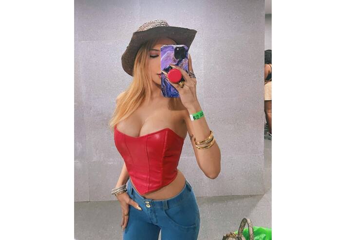 साक्षी चोपड़ा ने क्लिक की फोटो