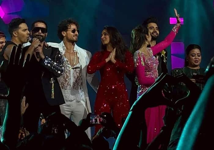 Stars on the stage!