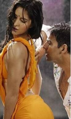 Katrina Kaif, Tamannaah Bhatia and more Bollywood actresses sizzle under the waterfall