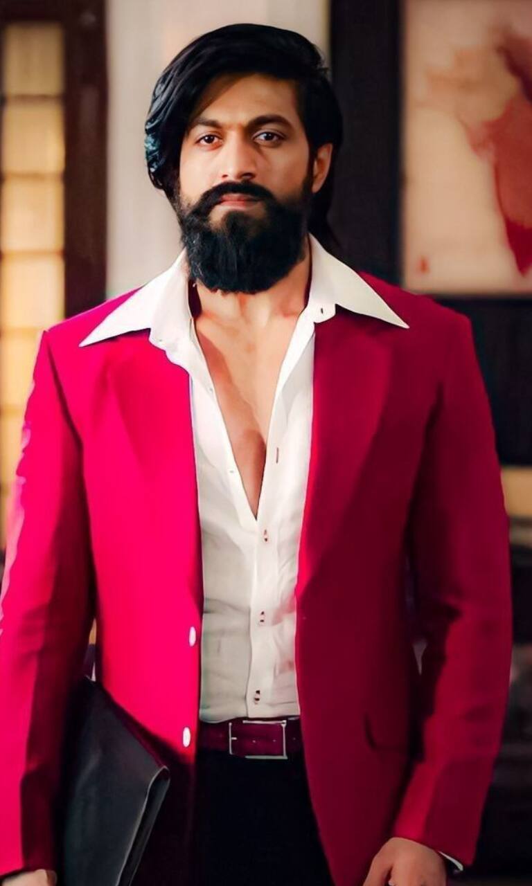 BIRTHDAY SPECIAL: Here's Proof That KGF Star Yash Is The Perfect Family Man  - Zee5 News