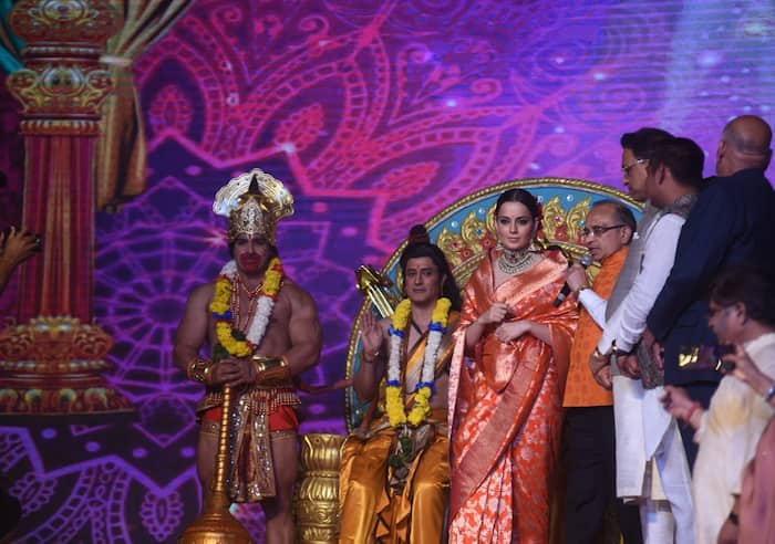 कंगना रनौत की ड्रेस ने खींचा ध्यान