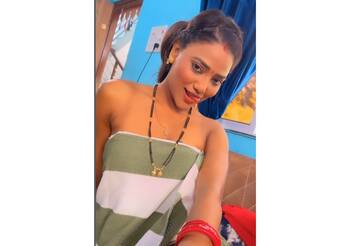 Ullu App Palang Tod Star Ruks Khandagale Hot And Bold Photos ...