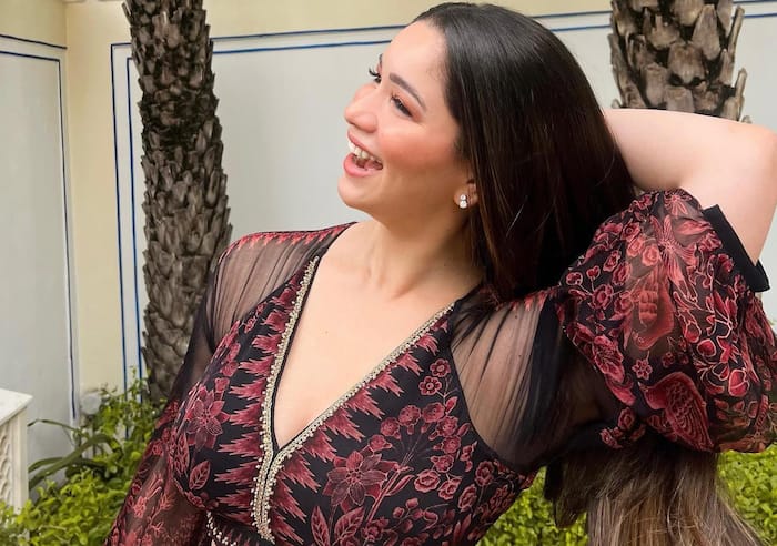 Sara Tendulkar is a hottie