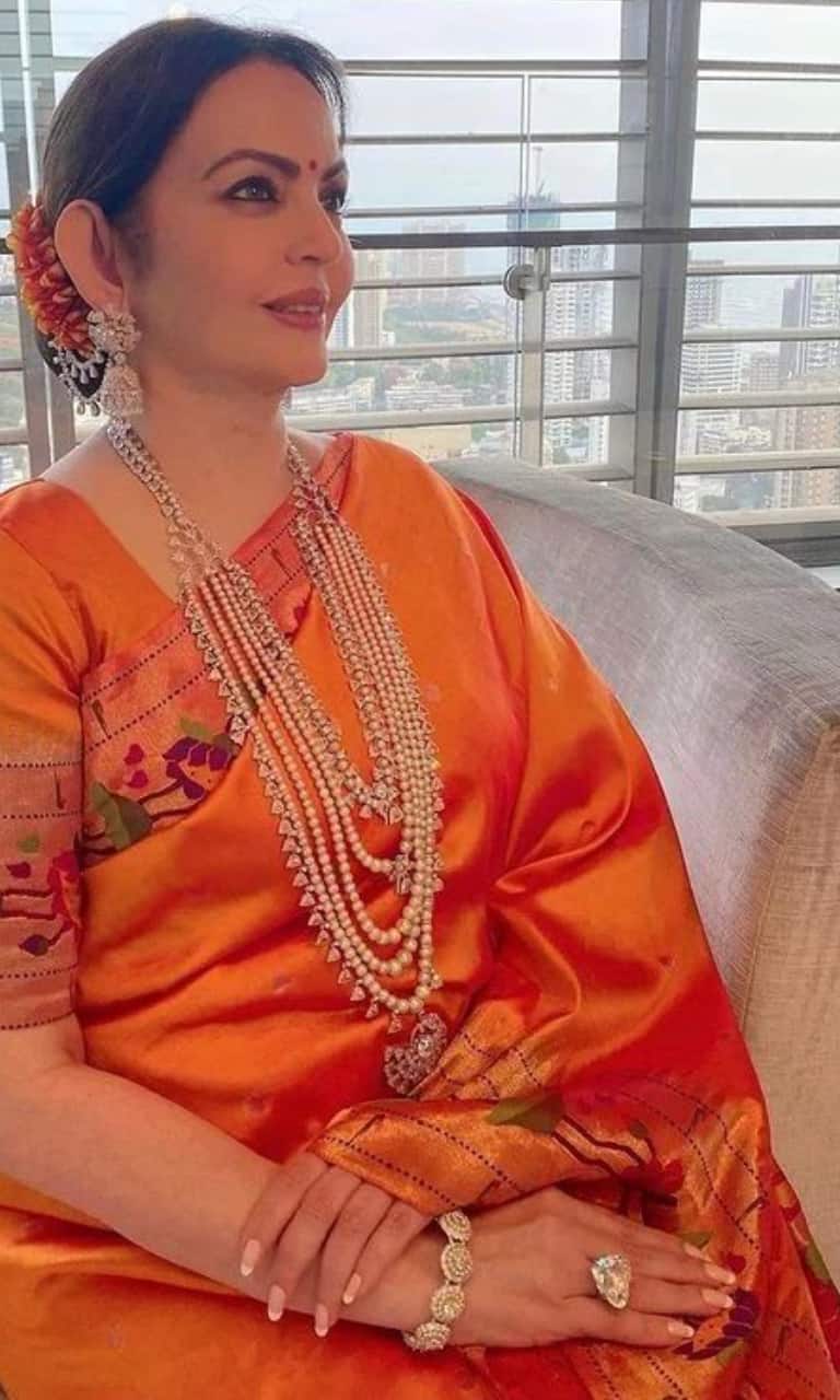 Nita Ambani, Isha in custom Manish Malhotra. What's the word? Gorgeous -  India Today