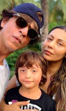 Top 12 pics of Shah Rukh Khan with his kids from his family album
