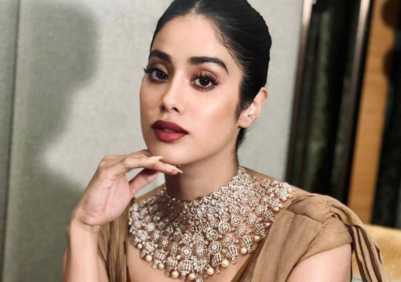 Wing it like Janhvi Kapoor with these best 5 eyeliners under Rs 500