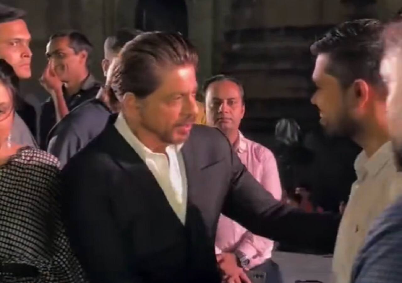 Shah Rukh Khan meets the families of the 26/11 terror attack martyrs and victims