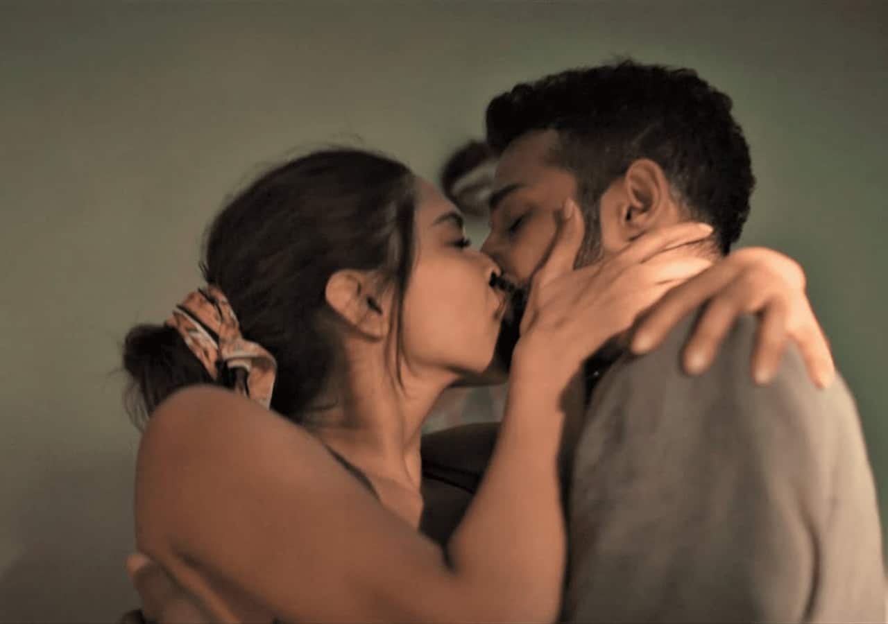 वायरल हुआ था गहराइयां का लिप-लॉक सीन वायरल हुआ था गहराइयां का लिप-लॉक सीन