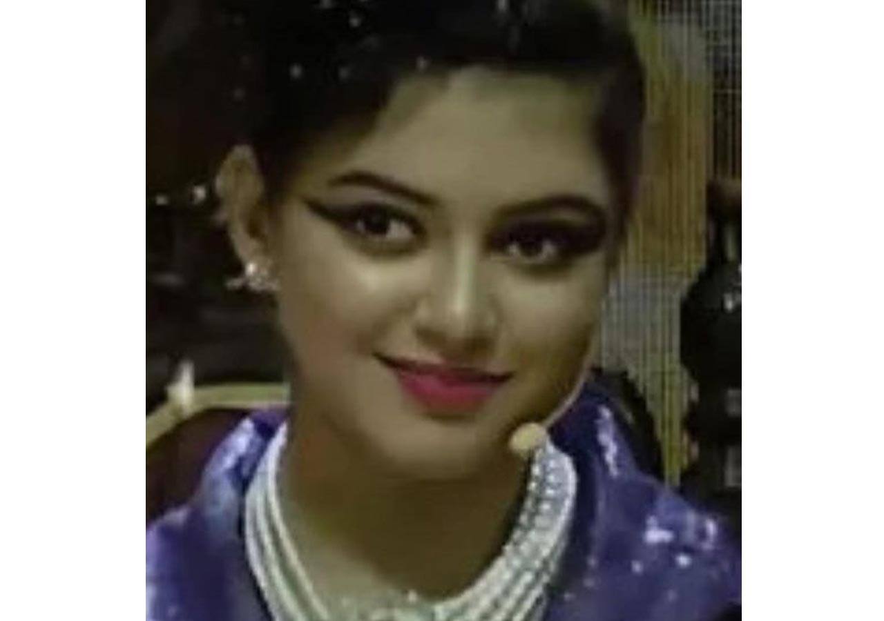 Aaradhya Bachchan's viral annual function performance