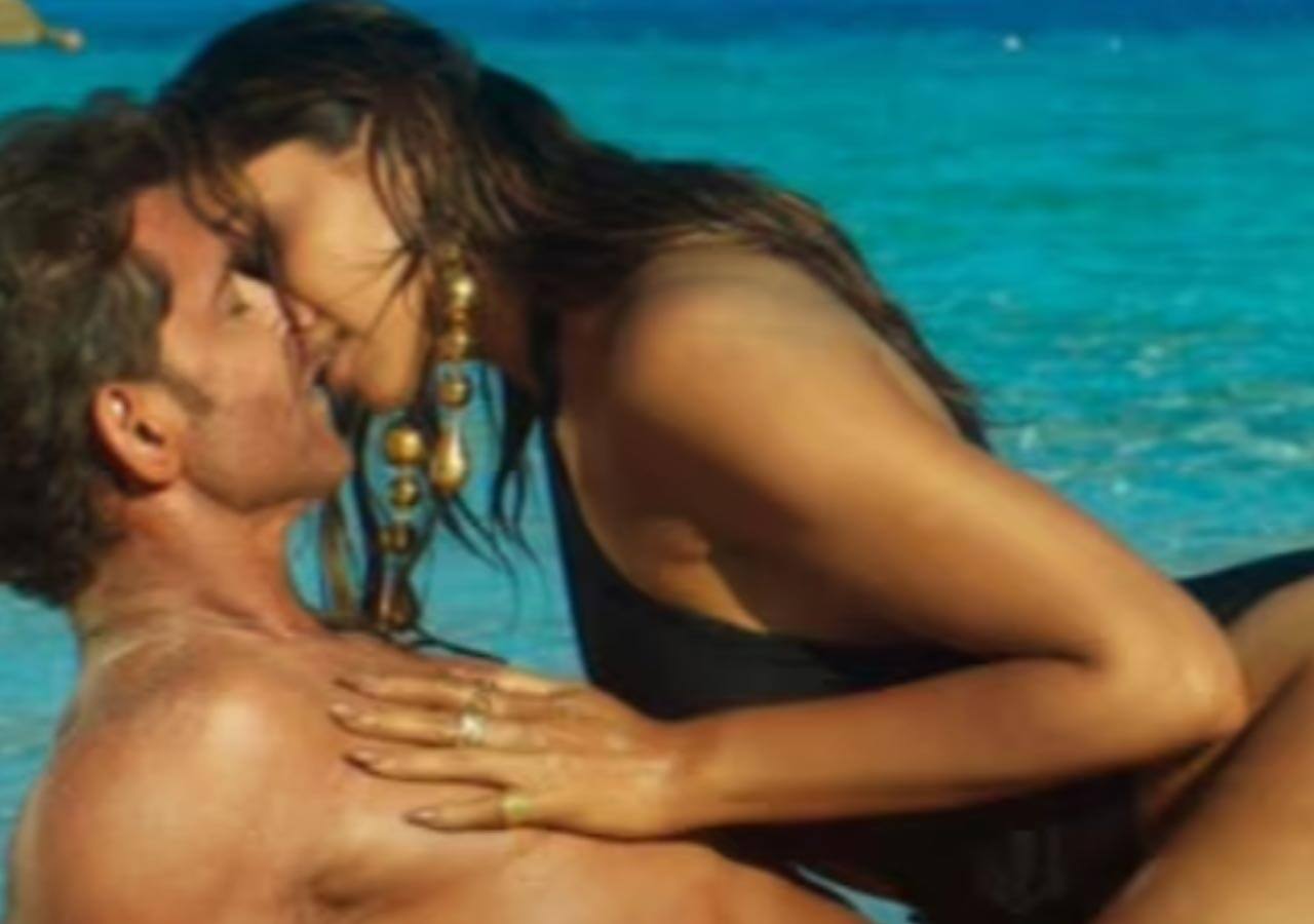 Fighter: Hrithik Roshan and Deepika Padukone's intimate scene