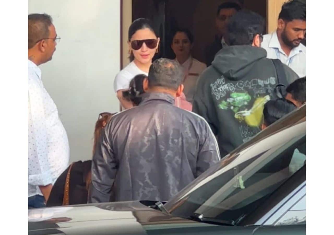 Ranbir Kapoor and Alia Bhatt with daughter Raha spotted at mumbai