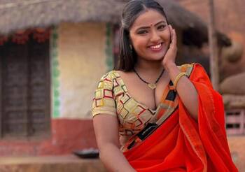 Ullu app web series Adhuri Pyaas actress Shyna Khatri's uncensored ...