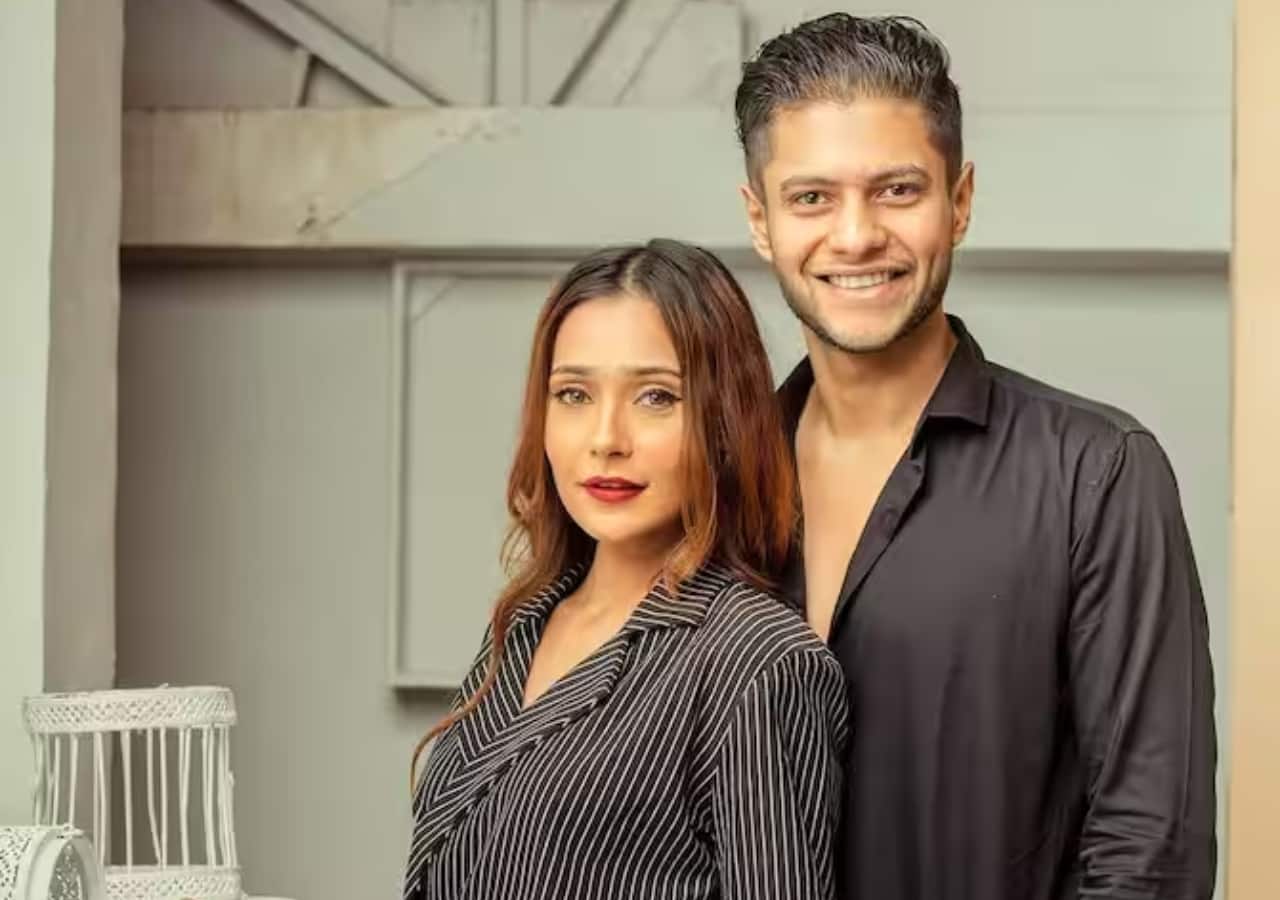 Sara Khan का बॉयफ्रेंड शांतनु राजे संग हुआ ब्रेकअप, शादी की तैयारियों के बीच टूटकर बिखरा एक्ट्रेस का रिश्ता