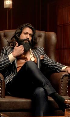 'रॉकी भाई' की नेटवर्थ जानकर आप भी हो जाएंगे हैरान