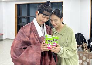 My Dearest actress Ahn Eun Jin gets candid on rumours of affair with married co-star Namgoong Min; says 'I am so fascinated'