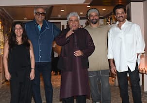 Javed Akhtar gets irritated after paps yell while asking him to pose during birthday dinner; tells them 'Shor mat karo' [Watch]