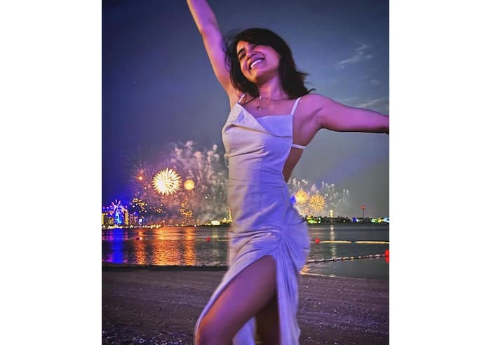 Samantha Ruth Prabhu looks uber hot in backless outfit