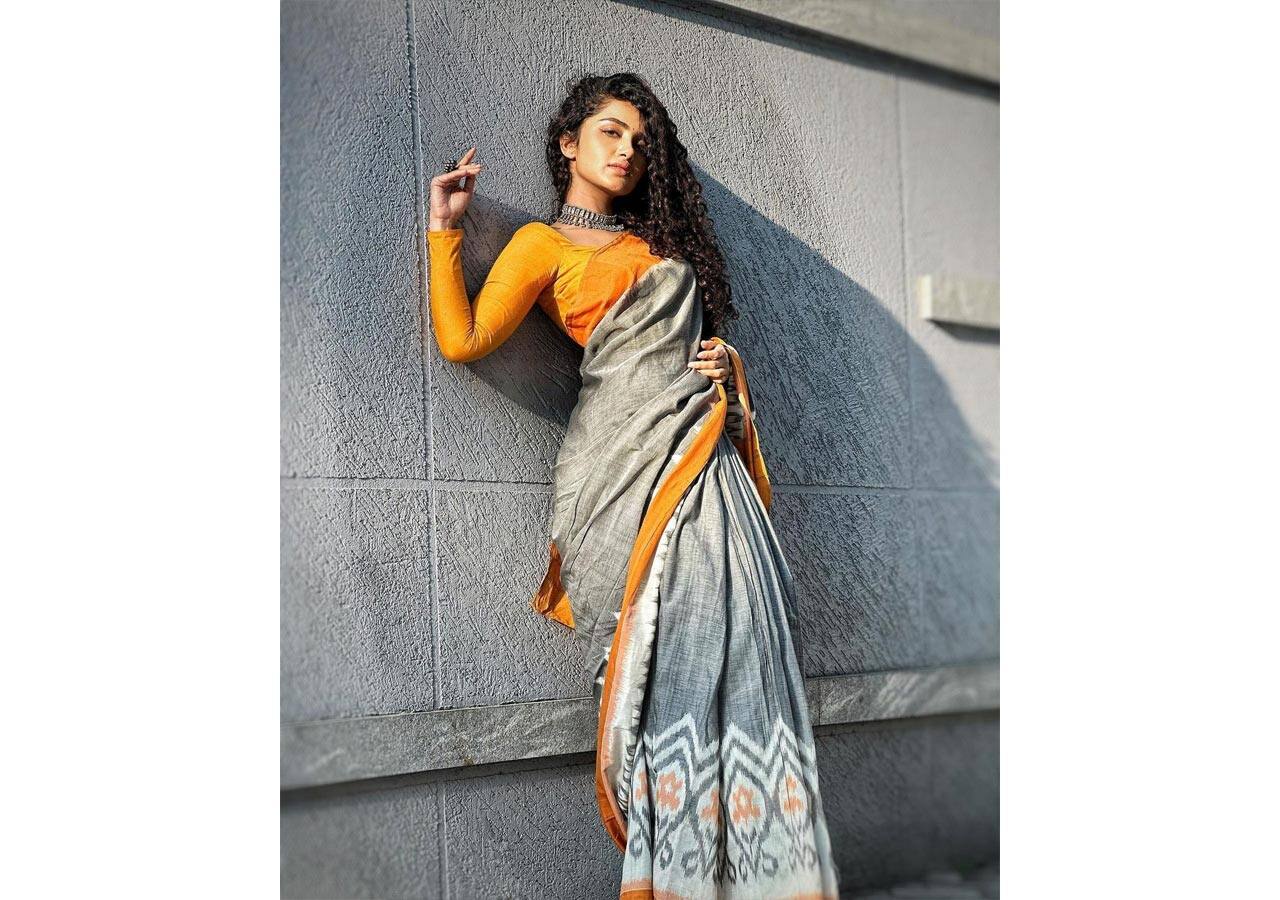 Anupama Parameswaran looks stylish